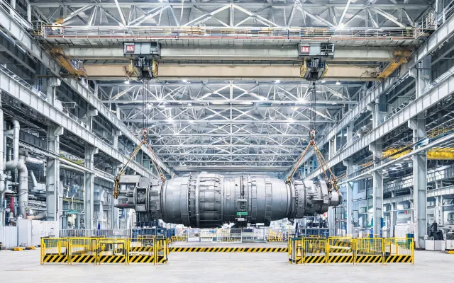 Power plant tandem overhead lift
